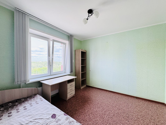 Продам трехкомнатную (3-комн.) квартиру, братьев Ткачевых ул, 11, Брянск г