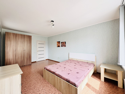 Продам трехкомнатную (3-комн.) квартиру, братьев Ткачевых ул, 11, Брянск г