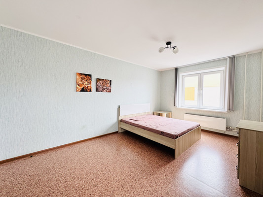 Продам трехкомнатную (3-комн.) квартиру, братьев Ткачевых ул, 11, Брянск г