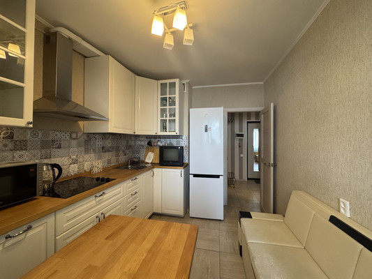 Продам однокомнатную (1-комн.) квартиру, Новгородский пр-кт, 10А, Шушары п