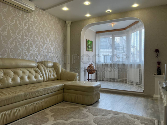 Продам трехкомнатную (3-комн.) квартиру, Верхние Поля ул, 45к4, Москва г