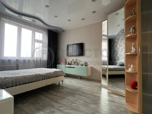 Продам трехкомнатную (3-комн.) квартиру, Верхние Поля ул, 45к4, Москва г