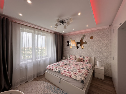 Продам двухкомнатную (2-комн.) квартиру, Орджоникидзе ул, 52А, Санкт-Петербург г