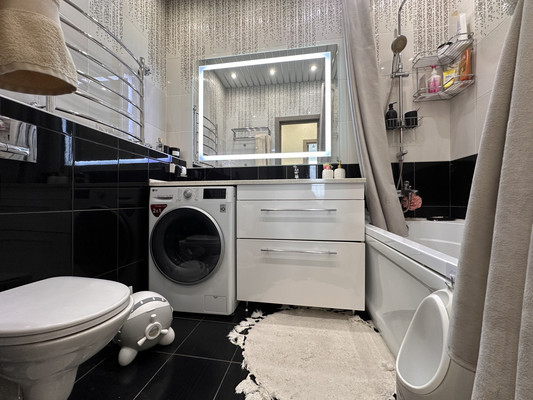Продам двухкомнатную (2-комн.) квартиру, Орджоникидзе ул, 52А, Санкт-Петербург г