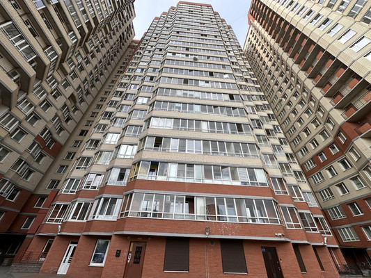 Продам двухкомнатную (2-комн.) квартиру, Орджоникидзе ул, 52А, Санкт-Петербург г