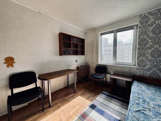 Продам комнату в 3-комн. квартире, Красина ул, 5, Екатеринбург г
