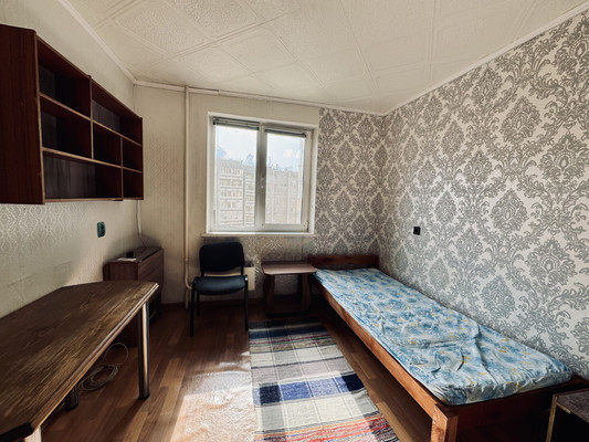 Продам комнату в 3-комн. квартире, Красина ул, 5, Екатеринбург г
