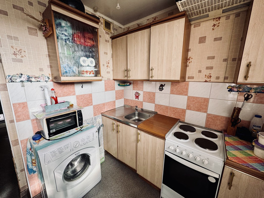 Продам комнату в 3-комн. квартире, Красина ул, 5, Екатеринбург г