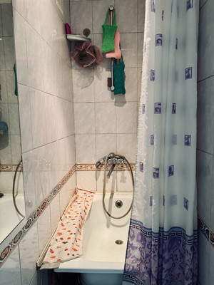 Продам комнату в 3-комн. квартире, Красина ул, 5, Екатеринбург г