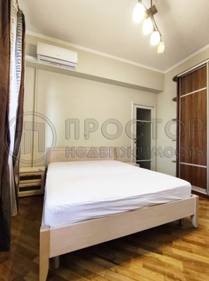 Продам трехкомнатную (3-комн.) квартиру, Новопесчаная ул, 21к1, Москва г