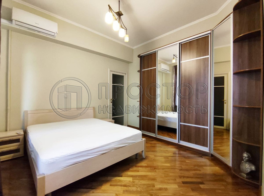 Продам трехкомнатную (3-комн.) квартиру, Новопесчаная ул, 21к1, Москва г