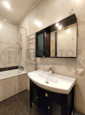 Продам трехкомнатную (3-комн.) квартиру, Новопесчаная ул, 21к1, Москва г