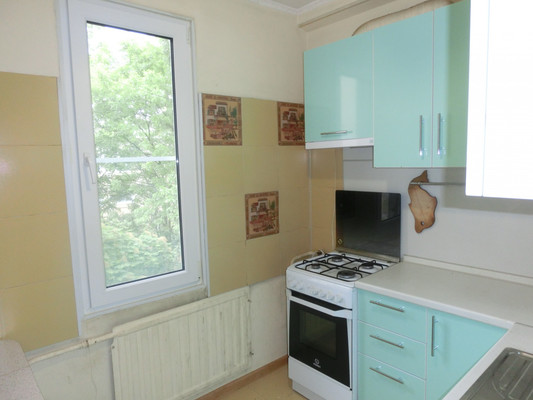 Продам трехкомнатную (3-комн.) квартиру, Ветеранов пр-кт, 8А, Санкт-Петербург г