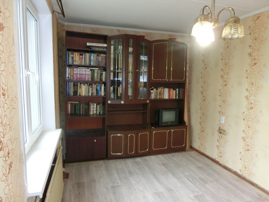 Продам трехкомнатную (3-комн.) квартиру, Ветеранов пр-кт, 8А, Санкт-Петербург г