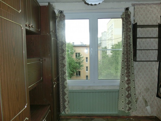 Продам трехкомнатную (3-комн.) квартиру, Ветеранов пр-кт, 8А, Санкт-Петербург г
