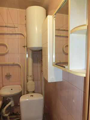 Продам трехкомнатную (3-комн.) квартиру, Ветеранов пр-кт, 8А, Санкт-Петербург г
