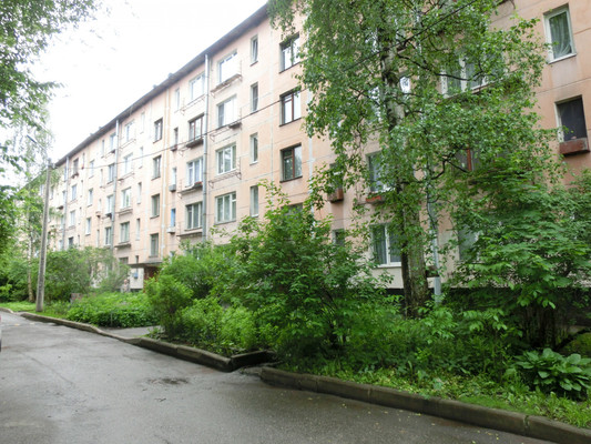 Продам трехкомнатную (3-комн.) квартиру, Ветеранов пр-кт, 8А, Санкт-Петербург г
