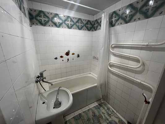 Продам трехкомнатную (3-комн.) квартиру, Шогенова ул, 21, Вольный Аул кп