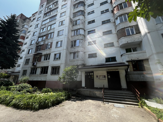 Продам трехкомнатную (3-комн.) квартиру, Шогенова ул, 21, Вольный Аул кп