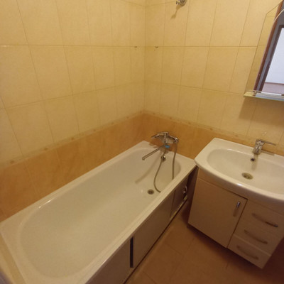 Продам двухкомнатную (2-комн.) квартиру, Пионерская ул, 407, Майкоп г