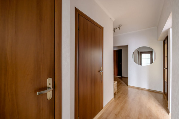 Продам многокомнатную квартиру, Академика Комарова ул, 3к2, Москва г