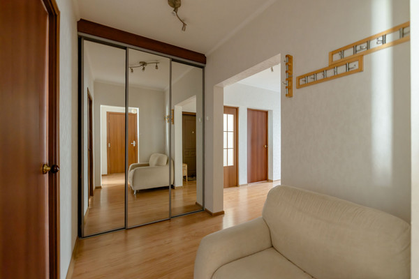 Продам многокомнатную квартиру, Академика Комарова ул, 3к2, Москва г