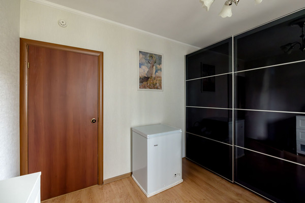 Продам многокомнатную квартиру, Академика Комарова ул, 3к2, Москва г