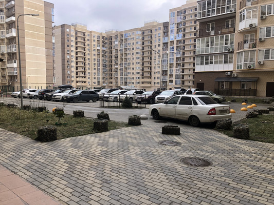 Продам однокомнатную (1-комн.) квартиру, Красина ул, 53к3, Цемдолина с