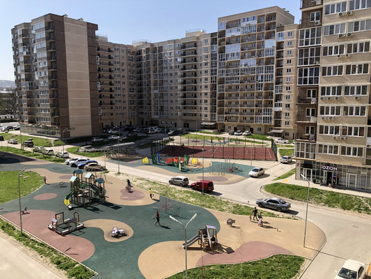 Продам однокомнатную (1-комн.) квартиру, Красина ул, 53к3, Цемдолина с
