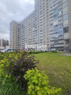 Продам однокомнатную (1-комн.) квартиру, Петровский б-р, 5, Мурино п