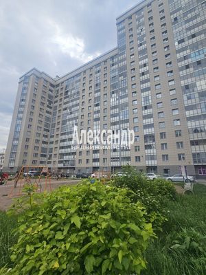 Продам однокомнатную (1-комн.) квартиру, Петровский б-р, 5, Мурино п