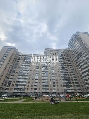 Продам однокомнатную (1-комн.) квартиру, Петровский б-р, 5, Мурино п