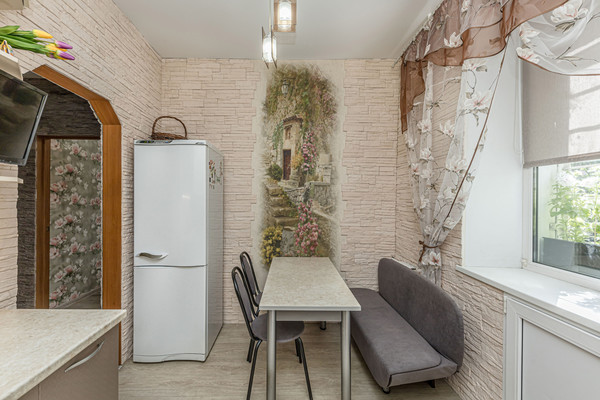 Продам двухкомнатную (2-комн.) квартиру, Жукова ул, 9А, Челябинск г
