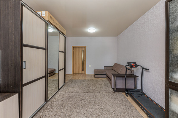 Продам двухкомнатную (2-комн.) квартиру, Жукова ул, 9А, Челябинск г