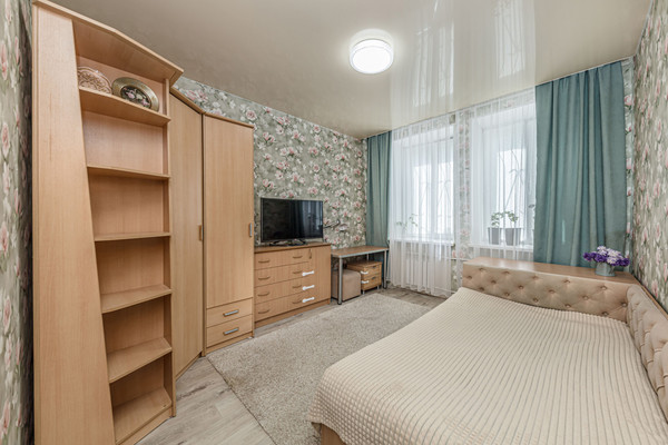 Продам двухкомнатную (2-комн.) квартиру, Жукова ул, 9А, Челябинск г