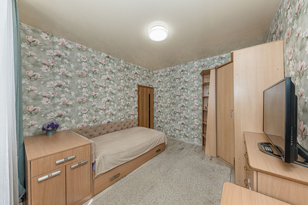 Продам двухкомнатную (2-комн.) квартиру, Жукова ул, 9А, Челябинск г