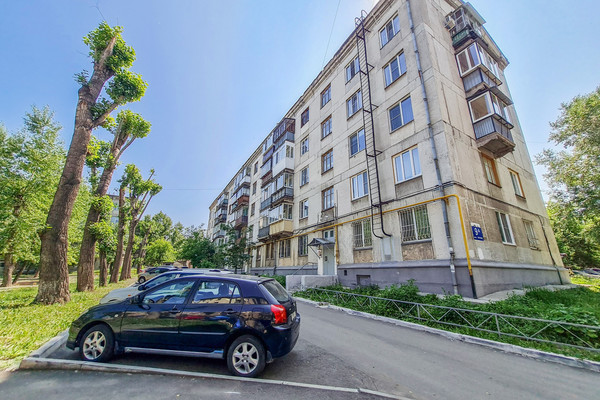 Продам двухкомнатную (2-комн.) квартиру, Жукова ул, 9А, Челябинск г