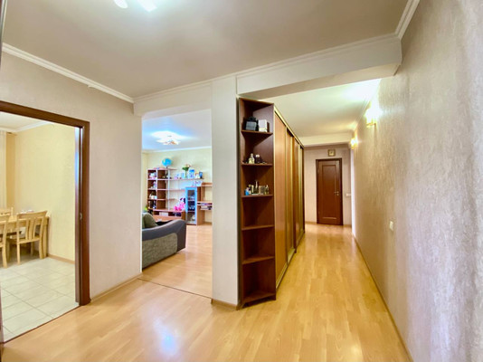 Продам трехкомнатную (3-комн.) квартиру, ГСК-2 Юбилейный тер, 23а, Подольской машинно-испытательной станции п