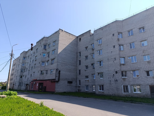 Продам 2-комн. в 5-комн. квартире, Ленинградская ул, 5, Волосово г