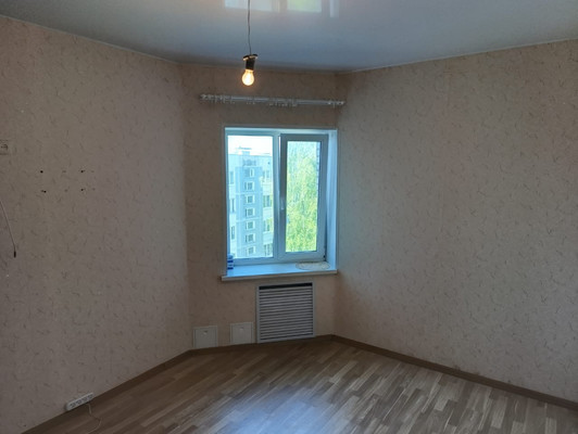Продам 2-комн. в 5-комн. квартире, Ленинградская ул, 5, Волосово г