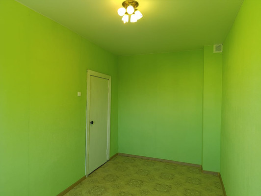 Продам 2-комн. в 5-комн. квартире, Ленинградская ул, 5, Волосово г