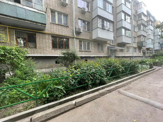 Продам двухкомнатную (2-комн.) квартиру, Таганрогская ул, 145к2, Ростов-на-Дону г