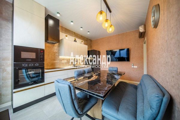 Продам многокомнатную квартиру, Петровский пр-кт, 24к2, Санкт-Петербург г