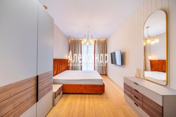 Продам многокомнатную квартиру, Петровский пр-кт, 24к2, Санкт-Петербург г
