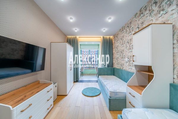 Продам многокомнатную квартиру, Петровский пр-кт, 24к2, Санкт-Петербург г