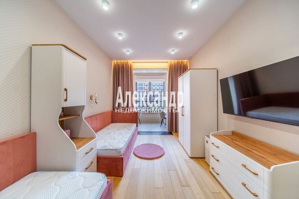 Продам многокомнатную квартиру, Петровский пр-кт, 24к2, Санкт-Петербург г