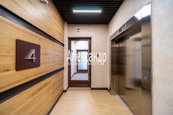 Продам многокомнатную квартиру, Петровский пр-кт, 24к2, Санкт-Петербург г