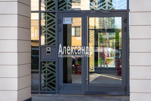 Продам многокомнатную квартиру, Петровский пр-кт, 24к2, Санкт-Петербург г