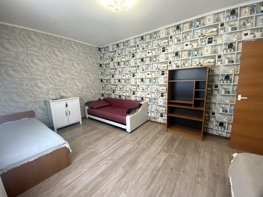 Продам трехкомнатную (3-комн.) квартиру, Межсанаторный проезд, 20к17, Анапа г