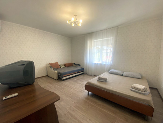 Продам трехкомнатную (3-комн.) квартиру, Межсанаторный проезд, 20к17, Анапа г